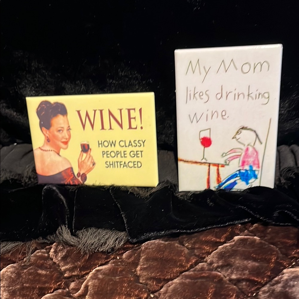 Two cute magnets:).